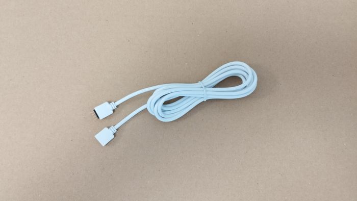 Przedłużacz LED RGB do ekspozytorów i podestów